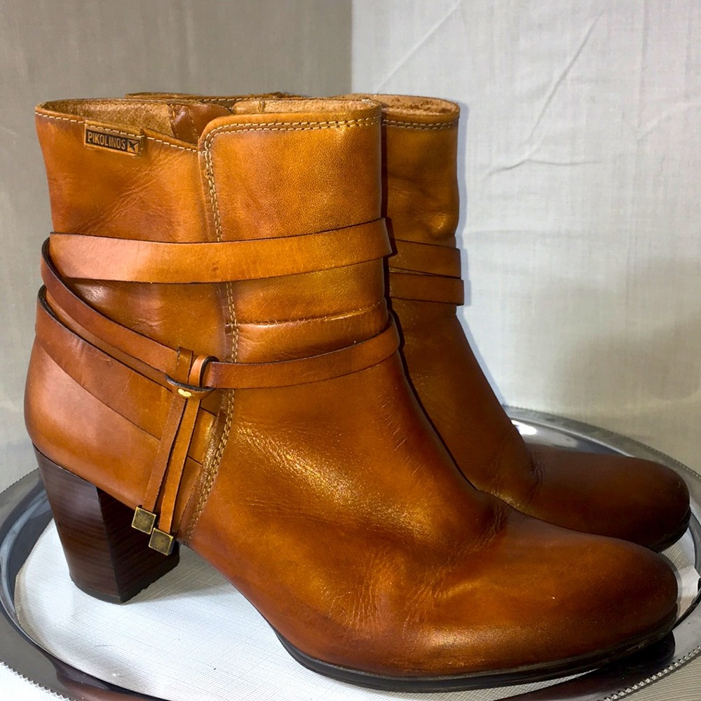 Pikolinos womens leather heeled dress boot size 9 1/2 (41)